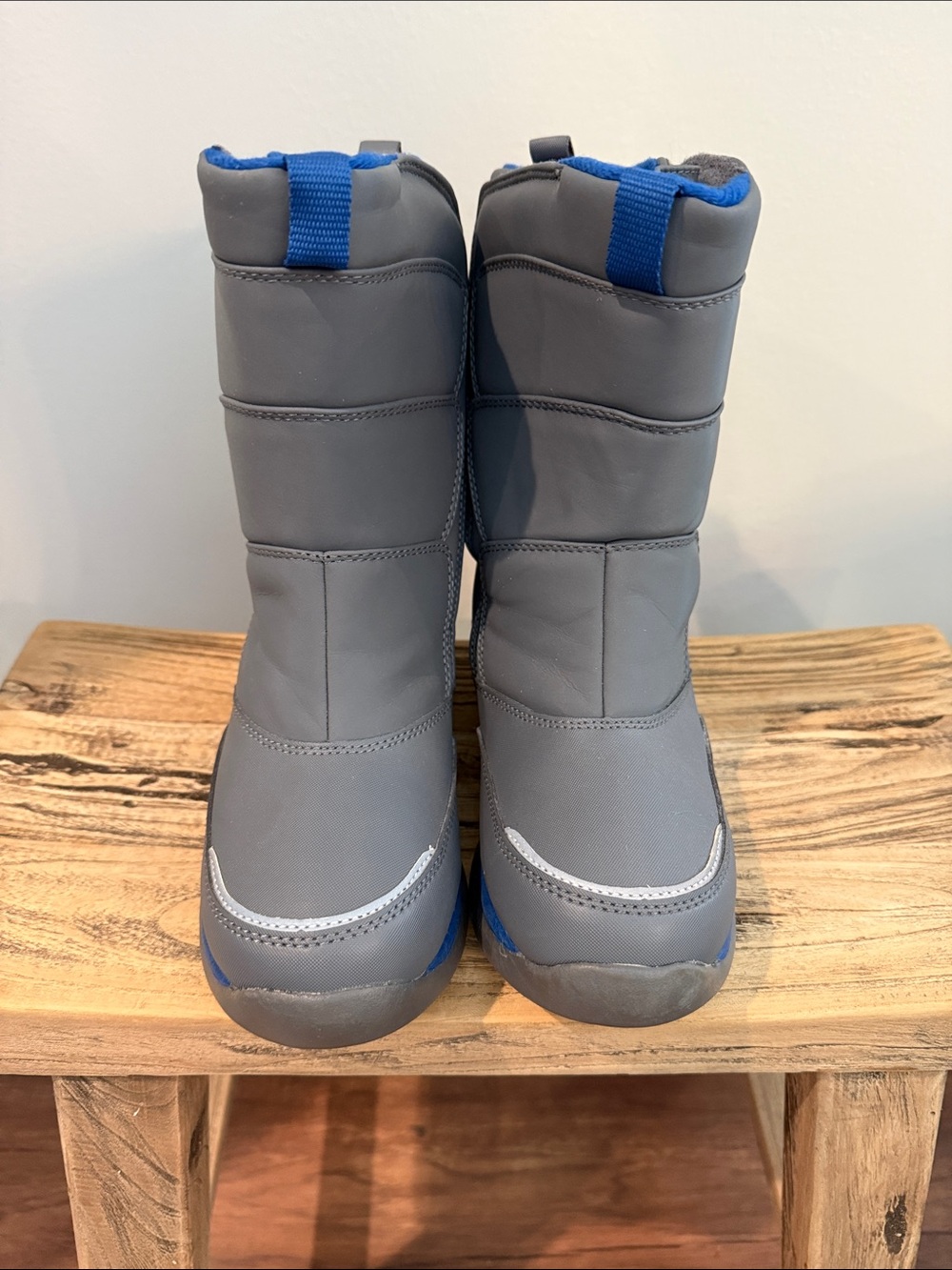 Lands' End Snow Flurry Kids Grey Boots with Blue Trim